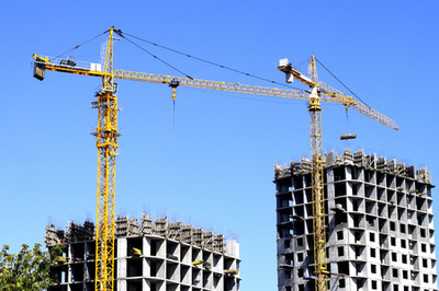 在多层建筑物的建造工程起重机